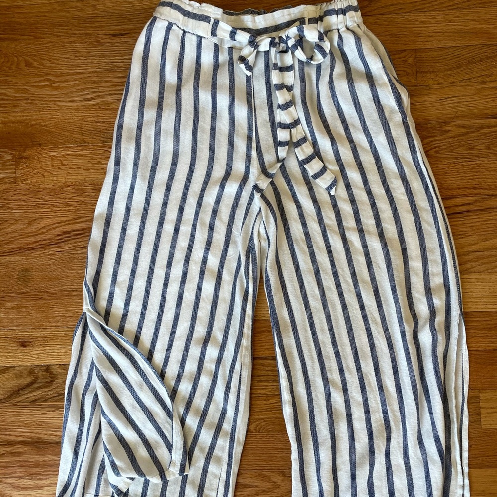 Wide legged pants